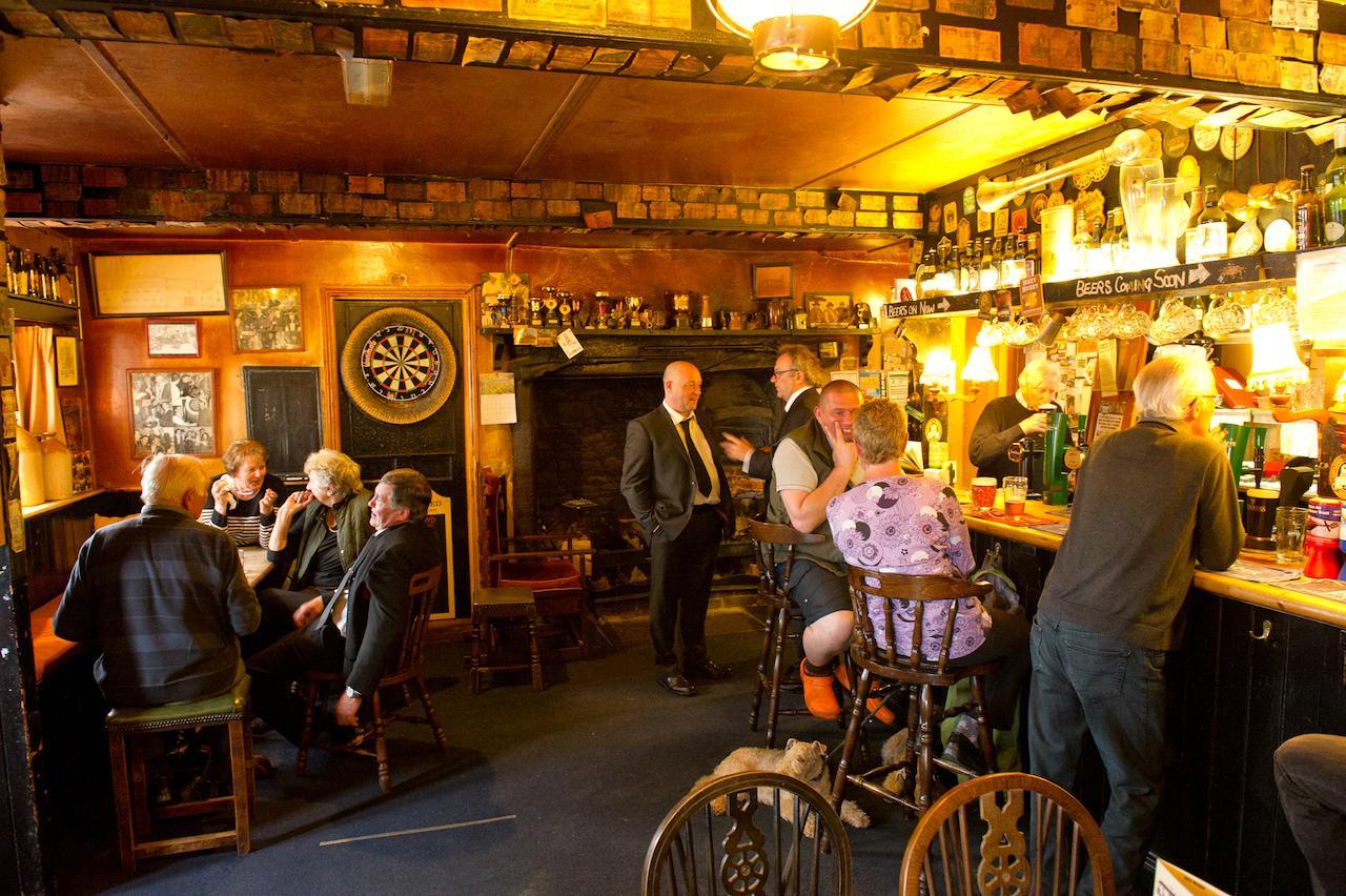 Duke Of York Hotel Dolton Eksteriør billede