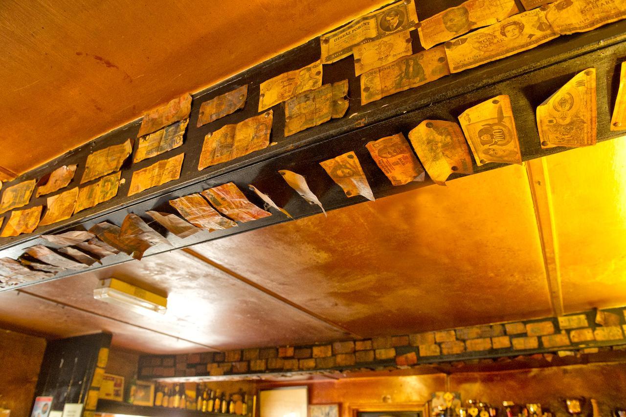Duke Of York Hotel Dolton Eksteriør billede